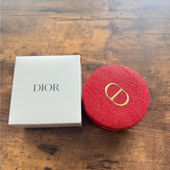 Dior limited edition
Jewelry Box Elegant Red Cosmetic Case - Picture 1 of 5
